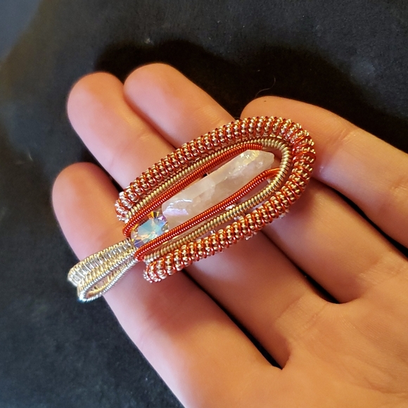 Candy cane pendant handmade by me with quartz and cubic zirconia gemstones - Picture 3 of 5